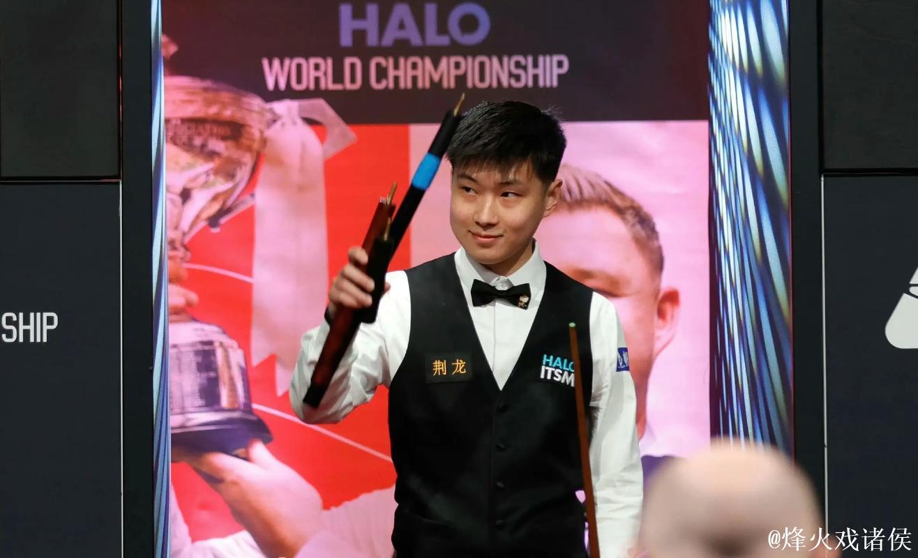 赵心童6-1大胜布朗 顺利挺进斯诺克国际锦标赛次轮